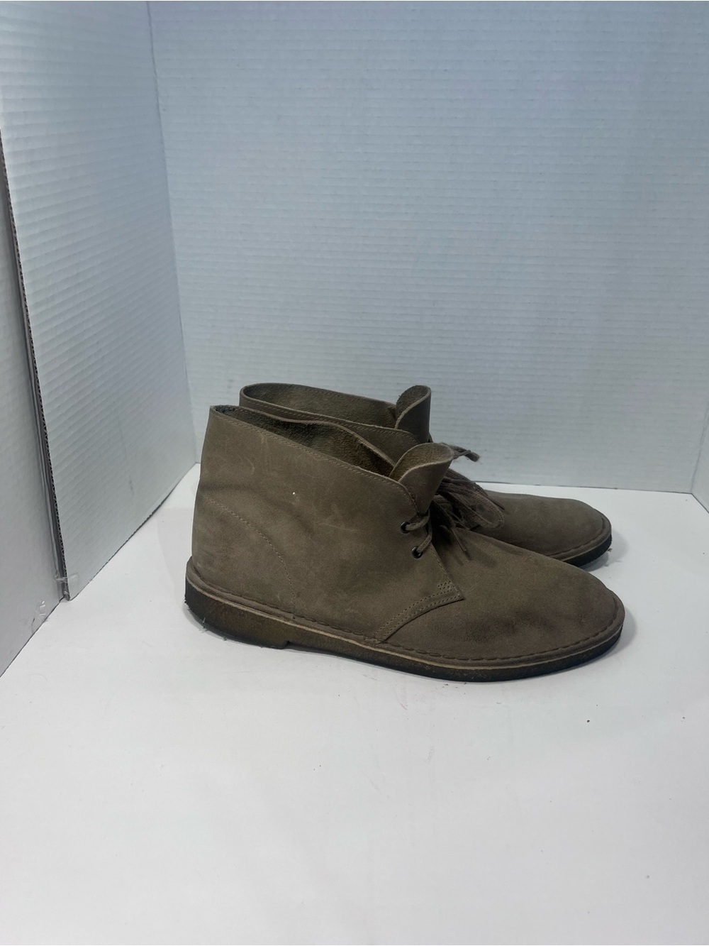 Clarks Men's Chukka Boots in Olive Suede